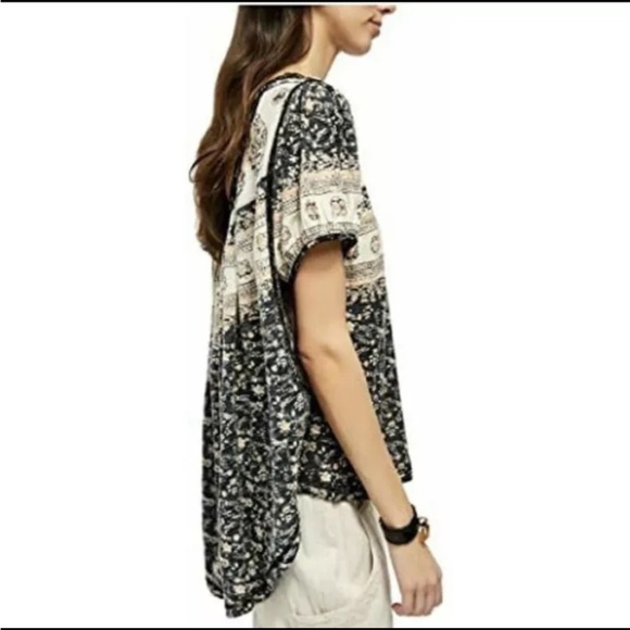 FREE PEOPLE Paisley Modal Blend Puff Sleeve Top Sz Large Boho Beachy Whimsigoth - Picture 2 of 16